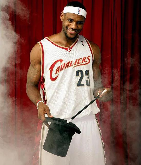 2007年NBA总决赛，勒布朗的第一次总决赛之痛